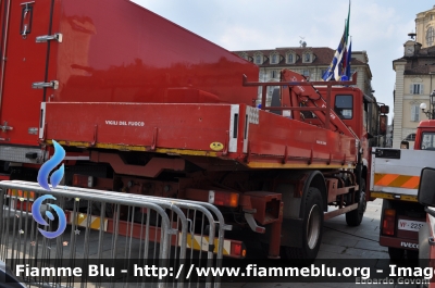 Iveco EuroCargo 135E23 4x4 I serie
Vigili del Fuoco
Comando Provinciale di Torino
Allestimento Isoli
VF 19306
Parole chiave: Iveco EuroCargo_135E23_4x4_Iserie VF19306 Raduno_ANVVF_2011