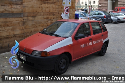 Fiat Punto I serie
Vigili del Fuoco
VF 18903
Parole chiave: Fiat Punto_Iserie VF18903 Raduno_ANVVF_2011