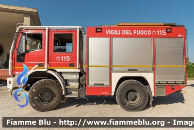 Iveco Grizzly 140E24 4x4 I serie
Vigili del Fuoco
Comando Provinciale di Pisa
Distaccamento Volontario di Ponsacco (PI)
AutoPompaSerbatoio allestimento Iveco-Magirus
VF 21942
Parole chiave: Iveco Grizzly_140E24_4x4_Iserie VF21942