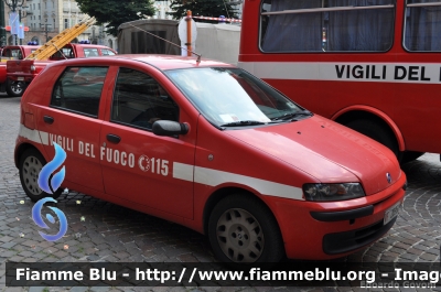 Fiat Punto II serie
Vigili del Fuoco
Comando Provinciale di Torino
VF 20960
Parole chiave: Fiat Punto_IIserie VF20960 Raduno_ANVVF_2011