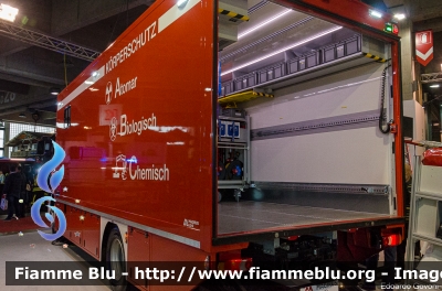 Man TGM 15.290 II serie
Osterreich - Austria
Landesfeuerwehrverband Burgenland - Associazione Vigili del Fuoco del Burgenland
Carro NBCR allestimento Magirus Lohr
Esposto al Civil Protect 2016
Parole chiave: Man TGM_15.290_IIserie