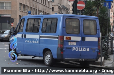 Fiat Ducato II serie
Polizia di Stato
Reparto Mobile
POLIZIA E1565
Parole chiave: Fiat Ducato_IIserie POLIZIAE1565