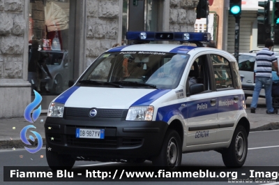 Fiat Nuova Panda 4x4
Polizia Municipale Genova
Parole chiave: Fiat Nuova_Panda_4x4