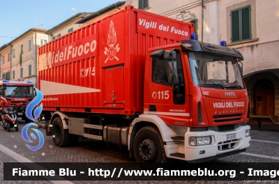 Iveco EuroCargo 180E28 II serie
Vigili del Fuoco
Comando Provinciale di Firenze
VF 23725
Parole chiave: Iveco EuroCargo_180E28_IIserie VF23725 Befana_2017