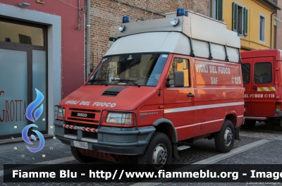 Iveco Daily 40-10 4x4 II serie
Vigili del Fuoco
Comando Provinciale di Pisa
Nucleo Speleo Alpino Fluviale SAF
VF 19924
Parole chiave: Iveco Daily_40-10_4x4_IIserie VF19924 Befana_2017