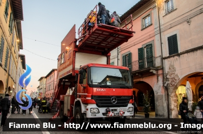 Mercedes-Benz Actros 1844 4x4 II serie
Vigili del Fuoco
Comando Provinciale di Pisa
Distaccamento Aeroportuale
Automezzo Soccorso Aeroportuale allestimento Bai
VF 25233
Parole chiave: Mercedes-Benz Actros_1844_4x4_IIserie VF25233 Befana_2017