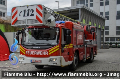 Iveco EuroCargo 160E32 IV serie
Bundesrepublik Deutschland - Germany - Germania
Berufsfeuerwehr Munchen
Vigili del Fuoco Permanenti Monaco di Baviera
AutoScala da 32 metri ribassata, con assale posteriore sterzante HZL e articolata M32L-ASn.B. allestimento Magirus
Esposta al Civil Protect 2016
Parole chiave: Iveco EuroCargo_160E32_IVserie Civil_Protect_2016