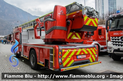 Iveco EuroCargo 160E32 IV serie
Bundesrepublik Deutschland - Germany - Germania
Berufsfeuerwehr Munchen
Vigili del Fuoco Permanenti Monaco di Baviera
AutoScala da 32 metri ribassata, con assale posteriore sterzante HZL e articolata M32L-ASn.B. allestimento Magirus
Esposta al Civil Protect 2016
Parole chiave: Iveco EuroCargo_160E32_IVserie Civil_Protect_2016