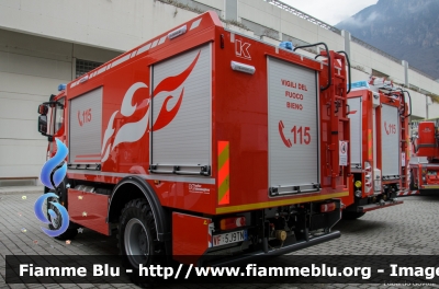 Iveco EuroCargo 110E25 4x4 III serie
Vigili del Fuoco
Unione distrettuale della Valsugana e Tesino
Corpo Volontario di Bieno (TN)
Allestito Kofler Fahrzeugbau
VF 5J9 TN
Parole chiave: Iveco EuroCargo_110E25_4x4_IIIserie VF5J9TN Civil_Protect_2016