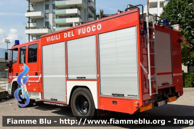 Iveco EuroFire 150E27 I serie
Vigili del Fuoco
Unione Distrettuale di Bolzano
Bezirksverband Bozen
Corpo Volontario di Gries - Bolzano
Freiwillige Feuerwehr Gries - Bozen
AutoPompaSerbatoio allestimento Iveco-Magirus
VF 0TL BZ
Parole chiave: Iveco EuroFire_150E27_Iserie VF0TLBZ