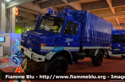 Mercedes-Benz Unimog U1300L
Bundesrepublik Deutschland - Germania
Technisches Hilfswerk
Ortsverband Garmisch-Partenkirchen
THW 81514
Parole chiave: Mercedes-Benz Unimog_U1300L THW81514 Civil_Protect_2016