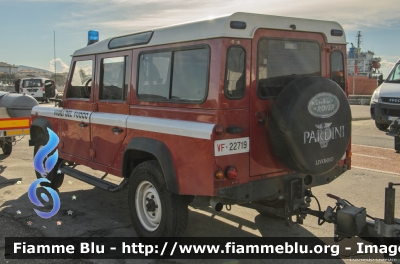 Land-Rover Defender 110
Vigili del fuoco
Comando provinciale Livorno
Nucleo Sommozzatori
VF 22719
Parole chiave: Land-Rover Defender_110 VF22719