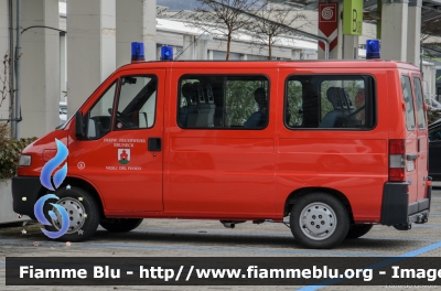 Fiat Ducato II serie
Vigili del Fuoco
Unione Distrettuale Bassa Val Pusteria
Corpo Volontario di Brunico (BZ)
Freiwillige Feuerwehr Bruneck
VF 0LT BZ
Parole chiave: Fiat Ducato_IIserie VF0LTBZ Civil_Protect_2016