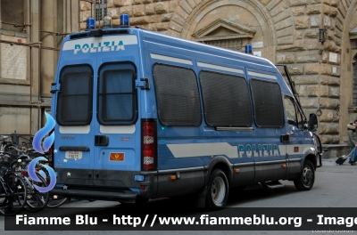 Iveco Daily IV serie
Polizia di Stato
Reparto Mobile
POLIZIA F9675
Parole chiave: Iveco Daily_IVserie POLIZIAF9675