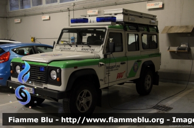 Land-Rover Defender 110
Soccorso Alpino Sudtirolese Sezione Bolzano-Sarentino
Bergrettungsdienst im Alpenverein Sudtirol Sektion Bozen-Sarntal
PC ZS 0SJ
Parole chiave: Land-Rover Defender_110 PCZS0SJ