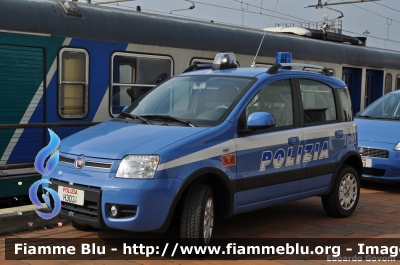 Fiat Nuova Panda 4x4 Climbing
Polizia di Stato
Polizia Ferroviaria
POLIZIA H3031
Parole chiave: Fiat Nuova_Panda_4x4_Climbing PoliziaH3031