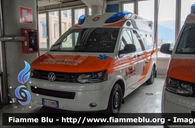 Volkswagen Transporter T5 restyle
Associazione Provinciale di Soccorso Croce Bianca (Bolzano)
Landesrettungverein Weisses Kreuz
WK 021 - 741
PC ZS 0M6
Parole chiave: Volkswagen Transporter_T5_restyle Ambulanza PCZS0M6