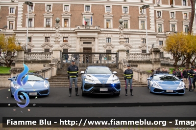 Lamborghini Urus Performante
Polizia di Stato
Polizia Stradale
Allestimento Lamborghini/Focaccia
POLIZIA M9450
Parole chiave: Lamborghini Urus_Performante POLIZIAM9450