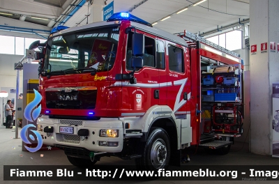 Man TGM 13.290 4x4 II serie
Vigili del Fuoco
Unione Distrettuale di Merano
Corpo Volontario di Plaus
Freiwillige Feuerwehr Plaus
Bezirksverband Meran
Allestimento Ziegler
VF 1AZ BZ
Parole chiave: Man TGM_13.290_4x4_IIserie VA1AZBZ Reas_2014