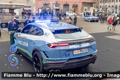 Lamborghini Urus Performante
Polizia di Stato
Polizia Stradale
Allestimento Lamborghini/Focaccia
POLIZIA M9450
Parole chiave: Lamborghini Urus_Performante POLIZIAM9450