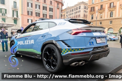 Lamborghini Urus Performante
Polizia di Stato
Polizia Stradale
POLIZIA M9450
Parole chiave: Lamborghini Urus_Performante POLIZIAM9450