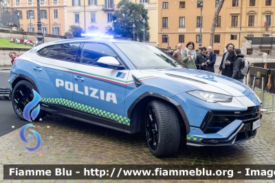 Lamborghini Urus Performante
Polizia di Stato
Polizia Stradale
POLIZIA M9450
Parole chiave: Lamborghini Urus_Performante POLIZIAM9450