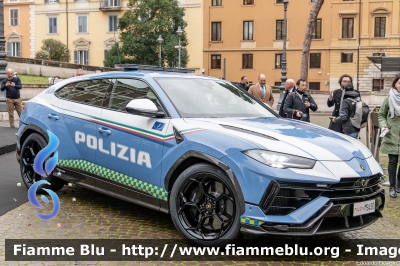 Lamborghini Urus Performante
Polizia di Stato
Polizia Stradale
POLIZIA M9450
Parole chiave: Lamborghini Urus_Performante POLIZIAM9450