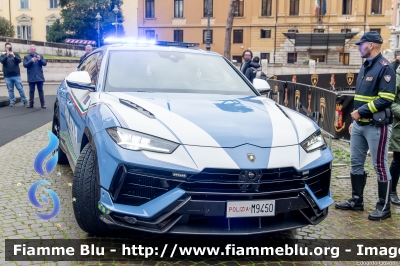 Lamborghini Urus Performante
Polizia di Stato
Polizia Stradale
POLIZIA M9450
Parole chiave: Lamborghini Urus_Performante POLIZIAM9450