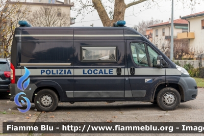 Fiat Ducato X250
Polizia Locale Venezia
POLIZIA LOCALE YA 627 AL
Parole chiave: Fiat Ducato_X250 POLIZIALOCALEYA627AL