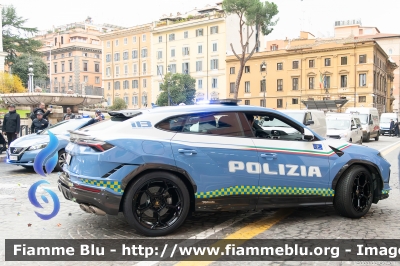 Lamborghini Urus Performante
Polizia di Stato
Polizia Stradale
POLIZIA M9450
Parole chiave: Lamborghini Urus_Performante POLIZIAM9450