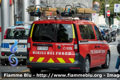 Volkswagen Caddy 4Motion III serie restyle
Vigili del Fuoco
Comando Provinciale di Genova
Distaccamento Permanente di Chiavari
VF 31786
Parole chiave: Volkswagen Caddy_4Motion_IIIserie_restyle VF31786