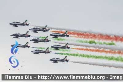 Aermacchi MB339PAN
Aeronautica Militare Italiana
313° Gruppo Addestramento Acrobatico
Stagione esibizioni 2018
95° Anniversario Aeronautica Militare Italiana
Parole chiave: Aermacchi MB339PAN