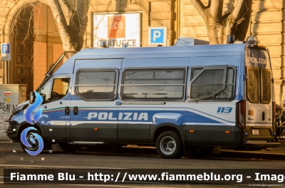 Iveco Daily VI serie
Polizia di Stato
Reparto Mobile
Allestito Sperotto
Decorazione Grafica Artlantis
POLIZIA M1605
Parole chiave: Iveco Daily_VIserie POLIZIAM1605