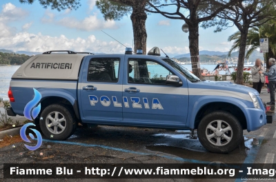 Isuzu D-Max I serie restyle
Polizia di Stato
Artificieri
Allestito Maritan
Decorazione Grafica Artlantis
POLIZIA H2972
Parole chiave: Isuzu D-Max_Iserie_restyle POLIZIAH2972 Fai_Varignano_2017