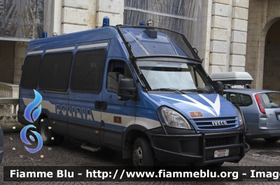 Iveco Daily IV serie 
Polizia di Stato
Reparto Mobile
POLIZIA H1572
Parole chiave: Iveco Daily_IVserie POLIZIAH1572