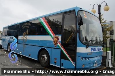 Irisbus DallaVia Tiziano
Polizia di Stato
Gruppo Sportivo Fiamme Oro
I Reparto Mobile di Roma
POLIZIA F3099
Parole chiave: Irisbus DallaVia Tiziano POLIZIAF3099