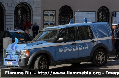 Land-Rover Discovery 3
Polizia di Stato
Squadra Volante
Unità Operativa di Primo Intervento
POLIZIA F9804
Parole chiave: Land-Rover Discovery_3 POLIZIAF9804