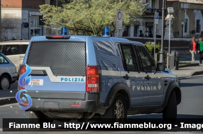 Land-Rover Discovery 3
Polizia di Stato
Squadra Volante
Unità Operativa di Primo Intervento
POLIZIA F9804
Parole chiave: Land-Rover Discovery_3 POLIZIAF9804