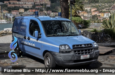 Fiat Doblò I serie
Polizia di Stato
Unità cinofile
POLIZIA F3610
Parole chiave: Fiat Doblò_Iserie POLIZIAF3610 Fai_Varignano_2017