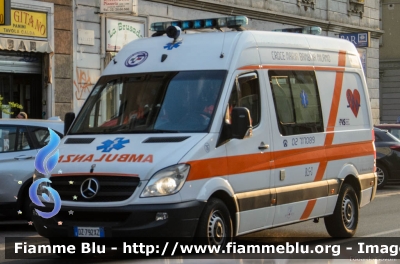 Mercedes-Benz Sprinter III serie
Croce Maria Bambina Milano
M 76
Parole chiave: Mercedes-Benz Sprinter_IIIserie Ambulanza