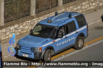 Land-Rover Discovery 3
Polizia di Stato
Reparto Mobile
POLIZIA H1005
Parole chiave: Land-Rover Discovery_3 POLIZIAH1005