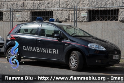 Fiat Grande Punto
Carabinieri
CC DG 568
Parole chiave: Fiat Grande_Punto CCDG568