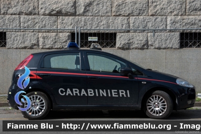 Fiat Grande Punto
Carabinieri
CC DG 568
Parole chiave: Fiat Grande_Punto CCDG568