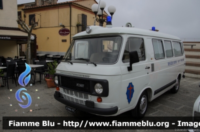 Fiat 238 E
Misericordia di San Vincenzo (LI)
*Veicolo storico*
Parole chiave: Fiat 238_E Ambulanza