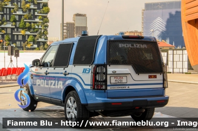 Land-Rover Discovery 4
Polizia di Stato
Reparto Mobile
allestimento Marazzi
decorazione grafica Artlantis
POLIZIA M1291
Parole chiave: Land-Rover Discovery_4 POLIZIAM1291 Festa_Polizia_2017