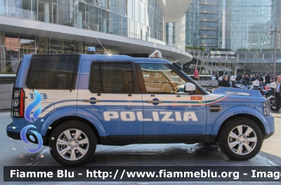 Land-Rover Discovery 4
Polizia di Stato
Reparto Mobile
allestimento Marazzi
decorazione grafica Artlantis
POLIZIA M1291
Parole chiave: Land-Rover Discovery_4 POLIZIAM1291 Festa_Polizia_2017