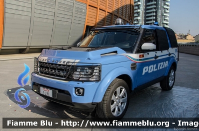 Land-Rover Discovery 4
Polizia di Stato
Reparto Mobile
allestimento Marazzi
decorazione grafica Artlantis
POLIZIA M1291
Parole chiave: Land-Rover Discovery_4 POLIZIAM1291 Festa_Polizia_2017