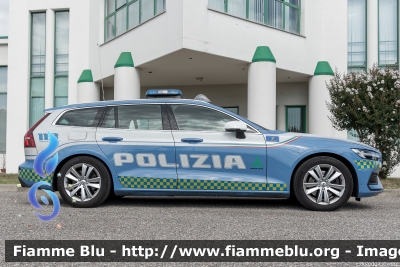 Volvo V60 II serie
Polizia di Stato
Polizia Stradale in servizio sulla rete autostradale di Autovie Venete
allestito Focaccia
POLIZIA M5129
Parole chiave: Volvo V60_IIserie POLIZIAM5129