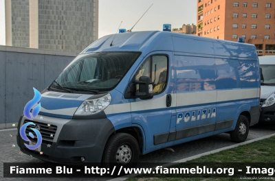 Fiat Ducato X250
Polizia di Stato
POLIZIA H2425
Parole chiave: Fiat Ducato_X250 POLIZIAH2425 Festa_Polizia_2017