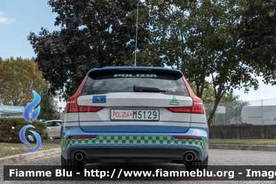 Volvo V60 II serie
Polizia di Stato
Polizia Stradale in servizio sulla rete autostradale di Autovie Venete
allestito Focaccia
POLIZIA M5129
Parole chiave: Volvo V60_IIserie POLIZIAM5129